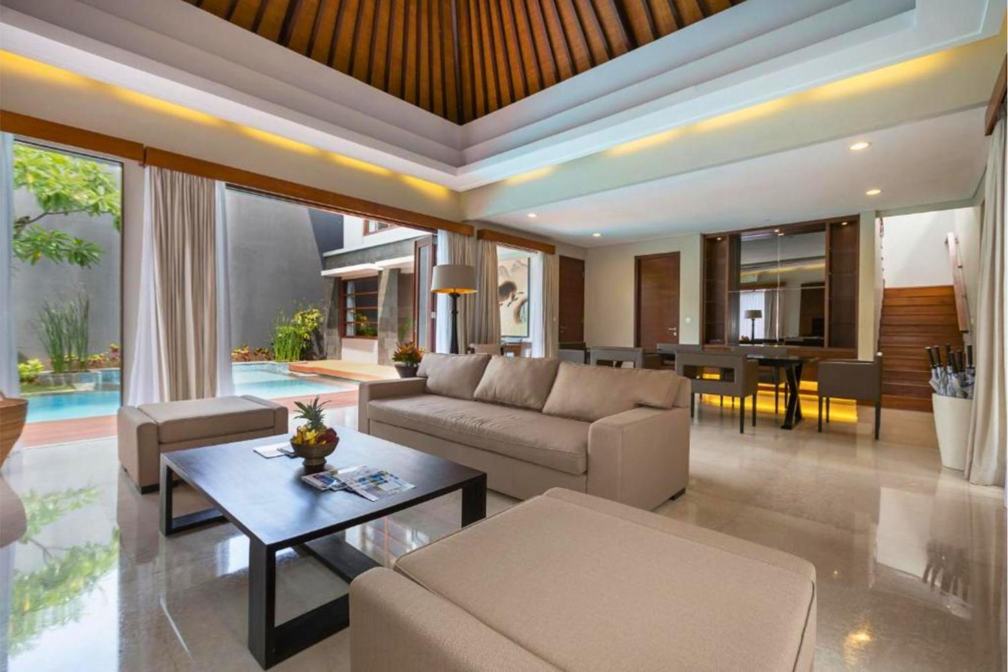 Luxury 3 Bedroom Private Pool Zn102